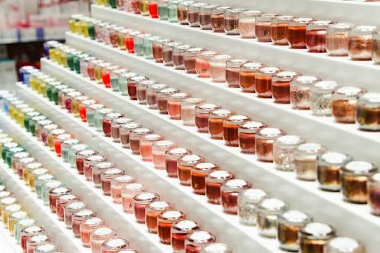 Unbranded cosmetic and supplement containers for private label manufacturing