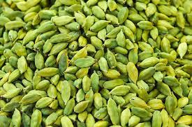 Green cardamom pods