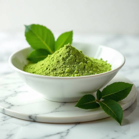 Moringa leaves and powder